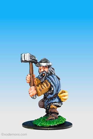 FA15-1 Dwarf with Two-Handed Hammer