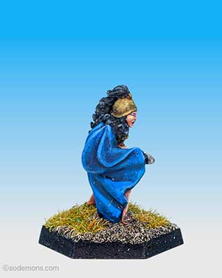 FTF5 Female Warrior with Sword and Cloak