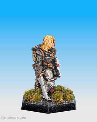 FTF97 Bareheaded Female Paladin with Plate Armour